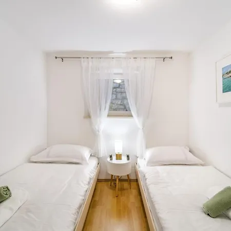 Apartmani P&S Supetar Exterior photo