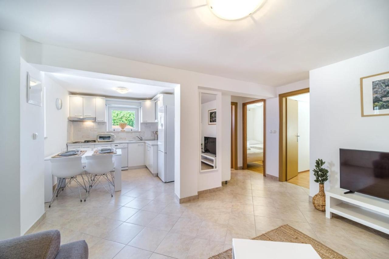 Apartment P&s Supetar